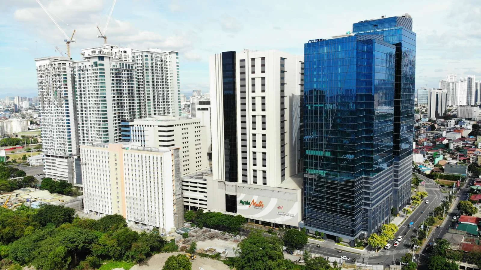 Developer marketing imagery for Circuit Makati. Confirm current site condition; proposed designs and model presentations are illustrative.